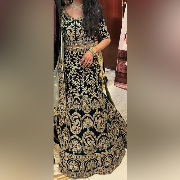 Emerald green Designer velvet reception lengha from Mindhal - Picture 5 of 5